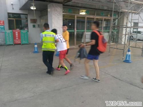 有点哮喘能踢足球吗？专家解析运动安全与健康管理